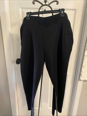 Chico’s Black Stretch Ponte Tapered Pants women’s size 3R